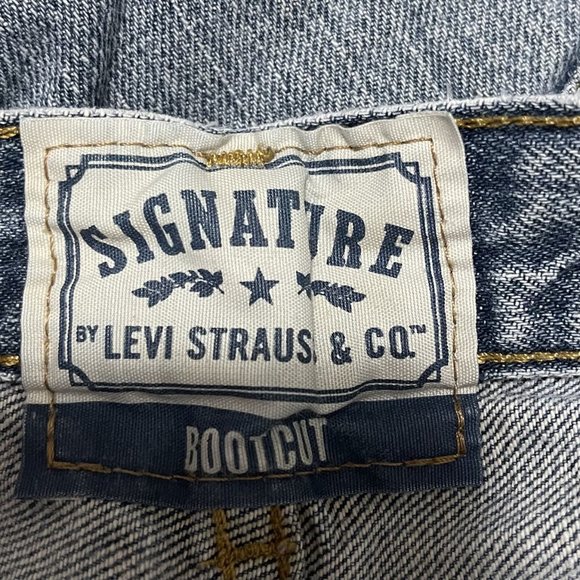 Boys Signature Levi Strauss Jeans, Size 10 Regular - Picture 3 of 3